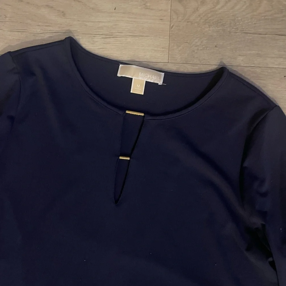 Michael kors bell sleeved Elegant Navy Women's Top open gold v neck medium